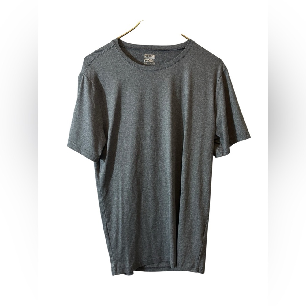32 DEGREES | cool tshirt tee shirt medium